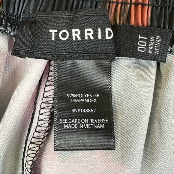 Torrid Floral Satin High Rise Wide Leg Pant Sz 00Tall Large Black Pink - Picture 6 of 9